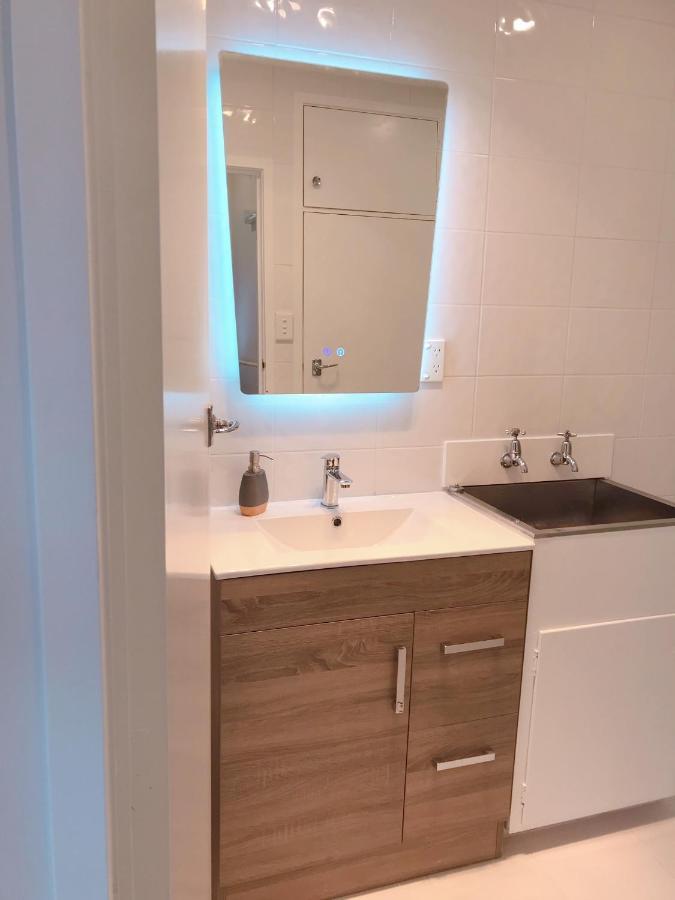 オークランドBright Eden Park Two Bed Townhouse Private Parkingアパートメント エクステリア 写真